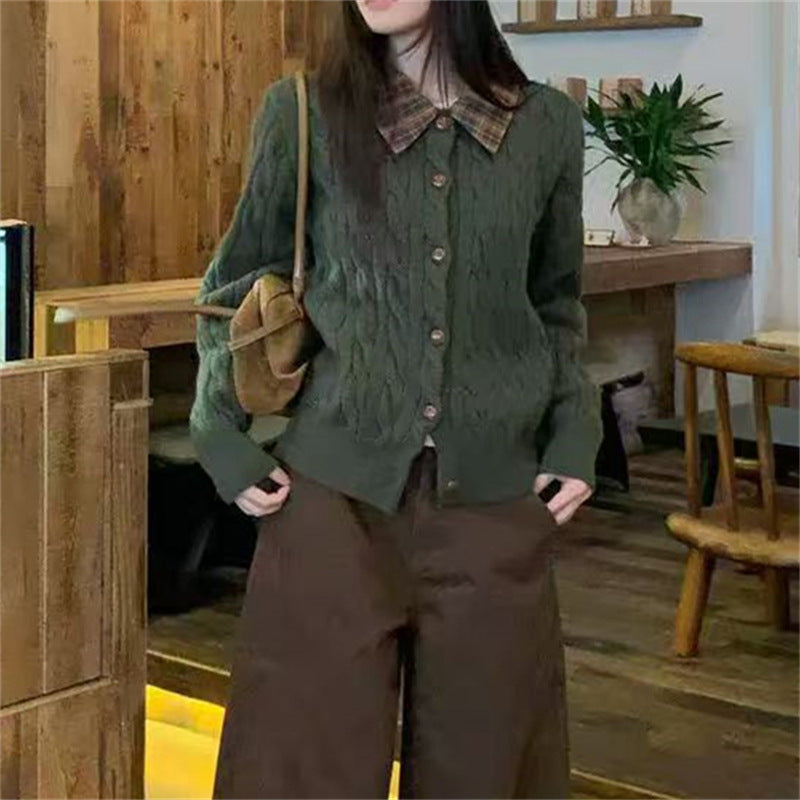 Cardigan pour femmes avec motif texturé et col de chemise classique Chic & Stil