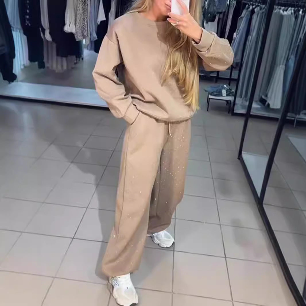 Ensemble de détente sportif pour femmes avec des détails scintillants et une coupe ample Chic & Stil