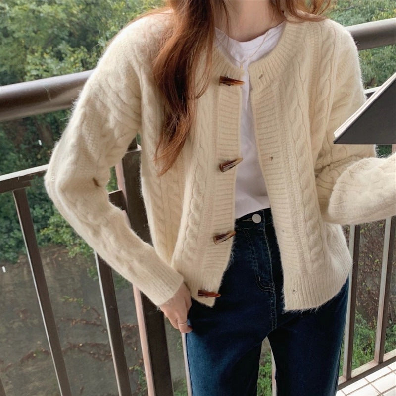 Cardigan pour femmes avec motif en maille torsadée et détails de boutons élégants Chic & Stil
