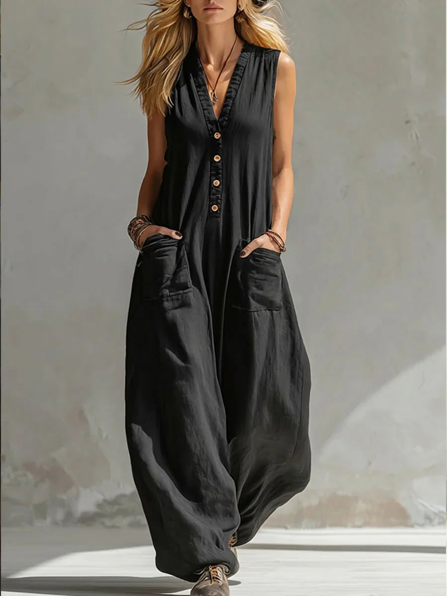 Ladies jumpsuit with deep V-neck and practical pockets Lune London