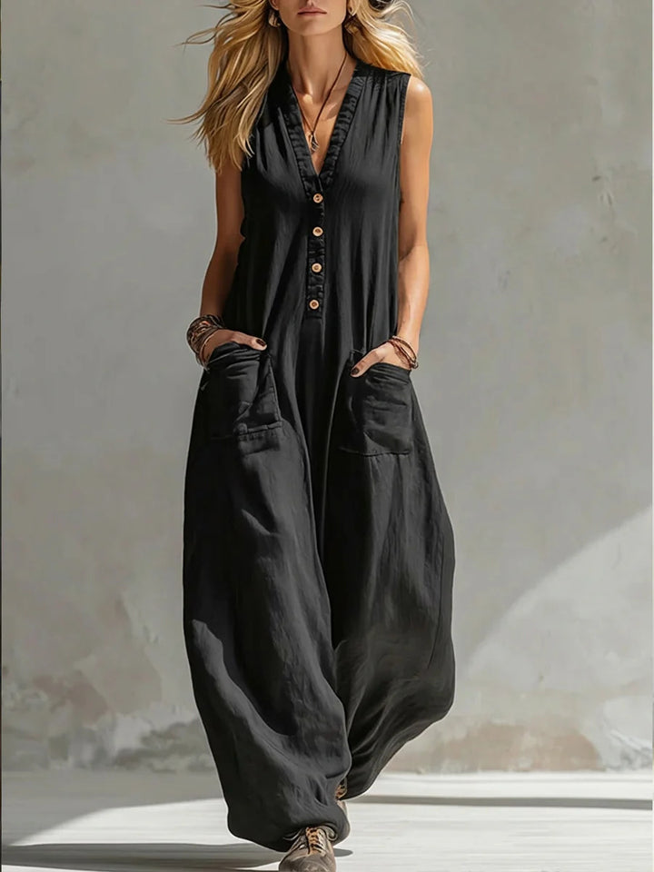 Ladies jumpsuit with deep V-neck and practical pockets Lune London