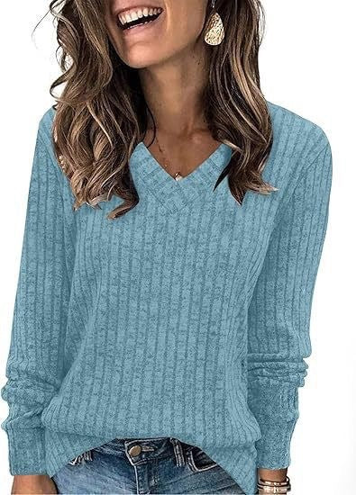 Ladies V-neck knitted sweater Lune London
