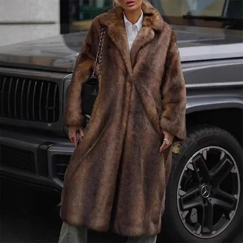 Ladies Elegant and Luxurious Fur Coat Lune London
