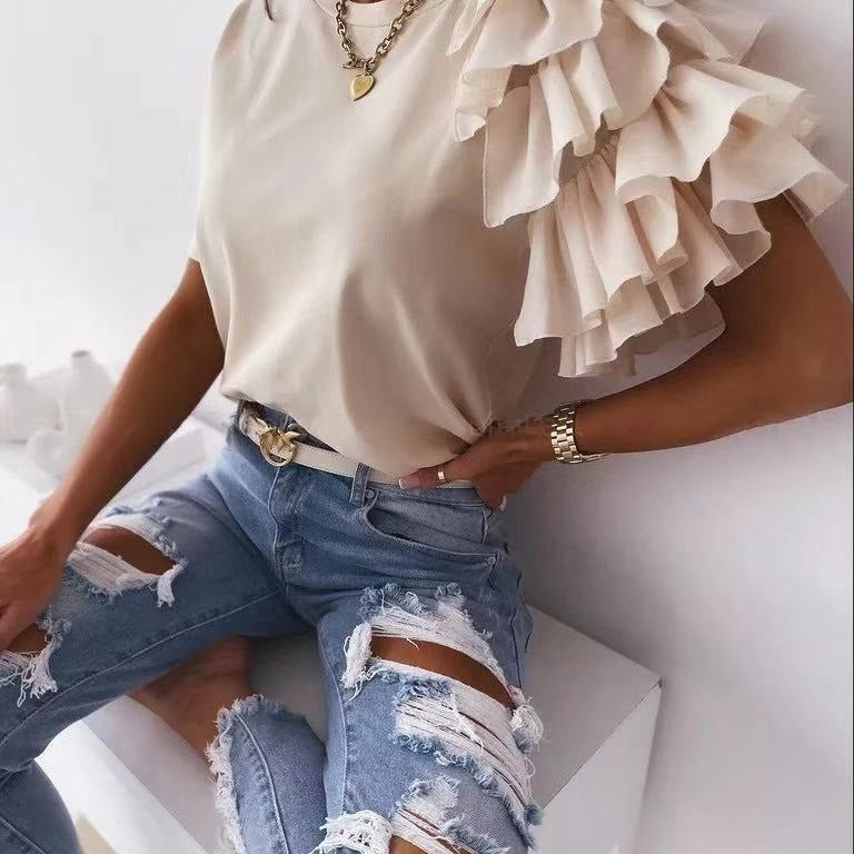 T-shirt femme avec des détails de volants tendance Chic & Stil