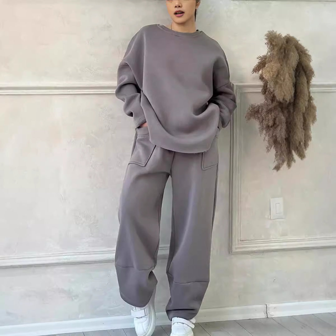 Ladies Cozy Oversized Sweat Set with spacious pockets and a comfortable fit Lune London