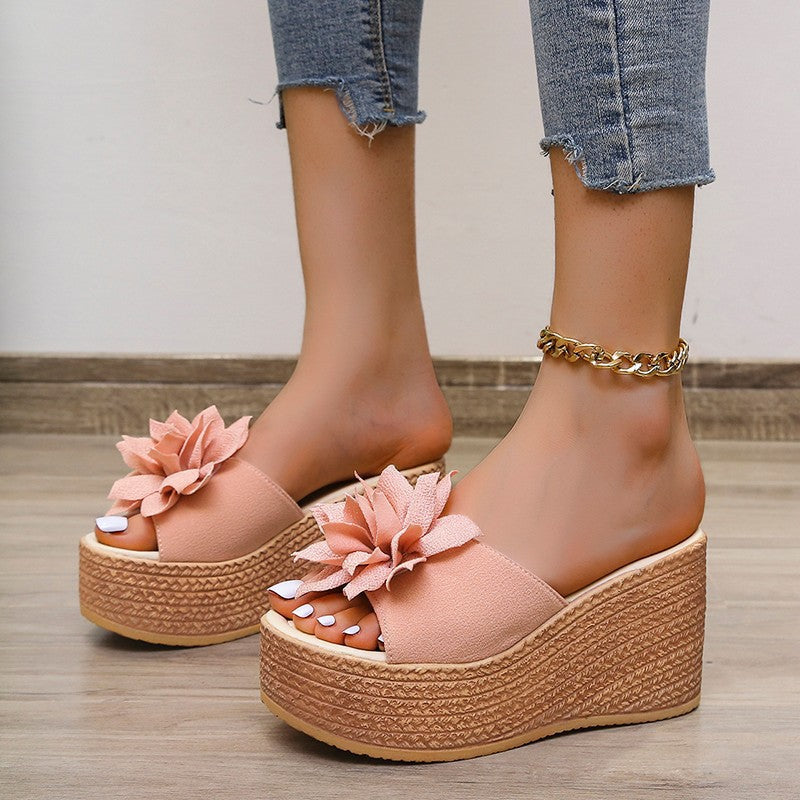 Wedge sandals for ladies with floral decoration and non-slip sole Lune London