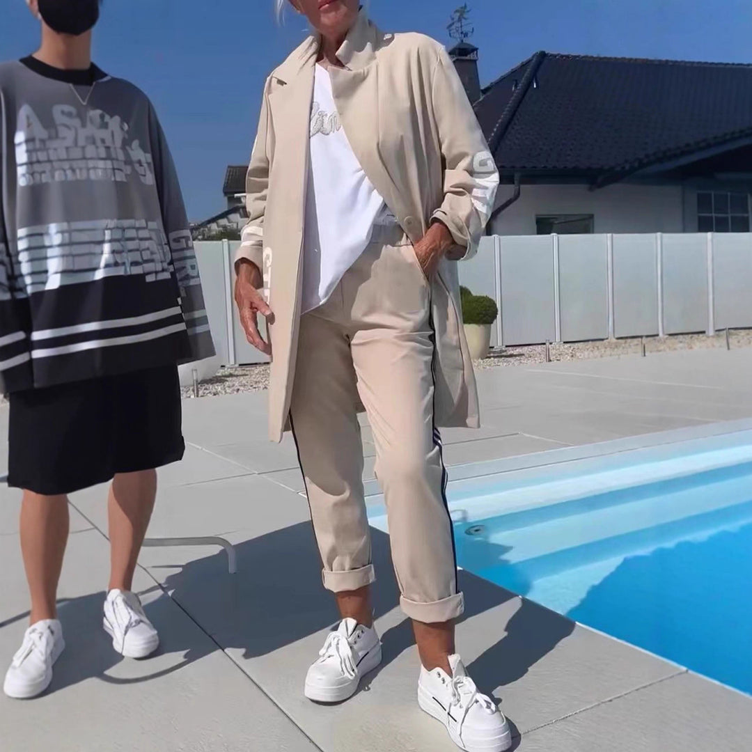 Manteau trench décontracté pour femmes avec des rayures à la mode et une lettre stylée Chic & Stil