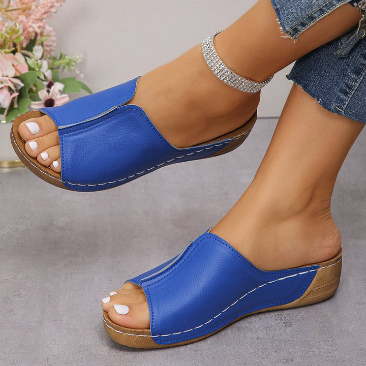 Women Slippers Made of High-Quality Leather with Comfortable Footbed and Non-Slip Sole Lune London