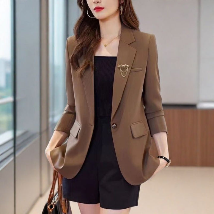 Blazer tendance pour femmes avec coupe ajustée Chic & Stil