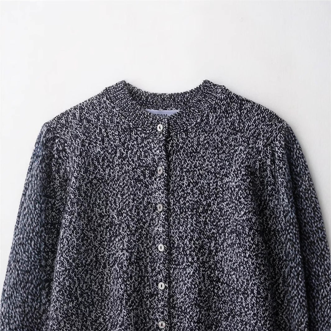 Lady cardigan with button closure and relaxed raglan sleeves Lune London