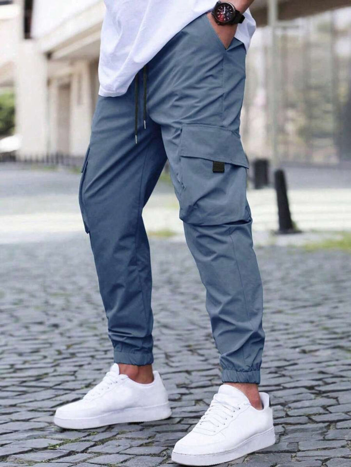 Men's cargo pants with practical side pockets and elastic cuffs Lune London