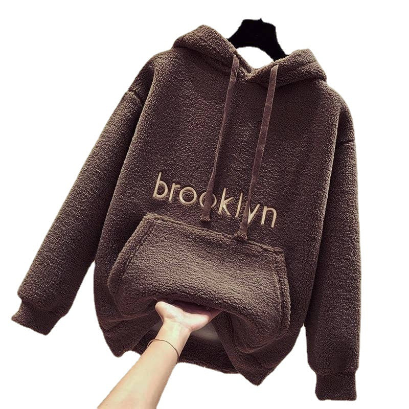 Women's cozy hoodie with comfortable fit and casual lettering Lune London