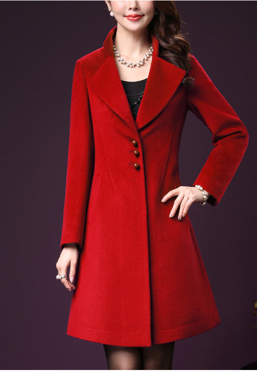 Classic wool coat for women, fitted with an elegant lapel Lune London