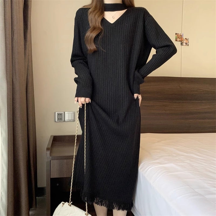 Robe en tricot pour femmes avec décolleté en V et franges Chic & Stil