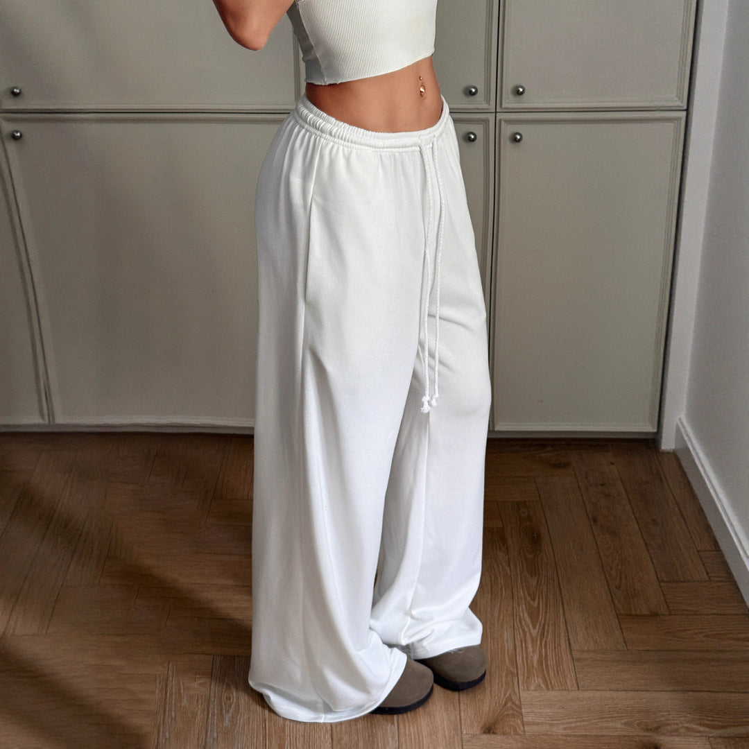 Loose and comfortable summer pants for women with elastic waistband and drawstring Lune London
