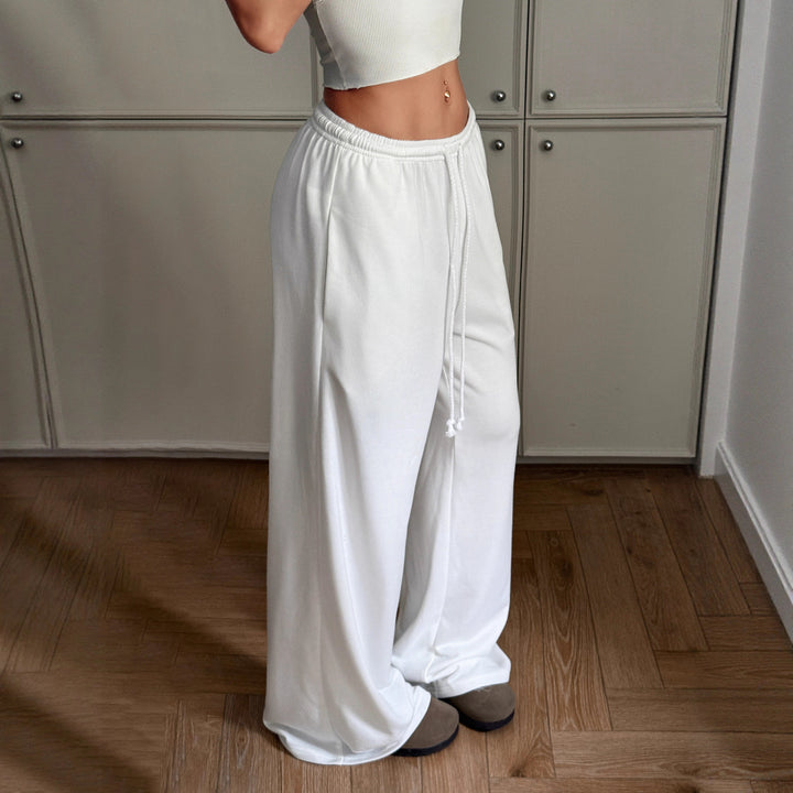 Loose and comfortable summer pants for women with elastic waistband and drawstring Lune London