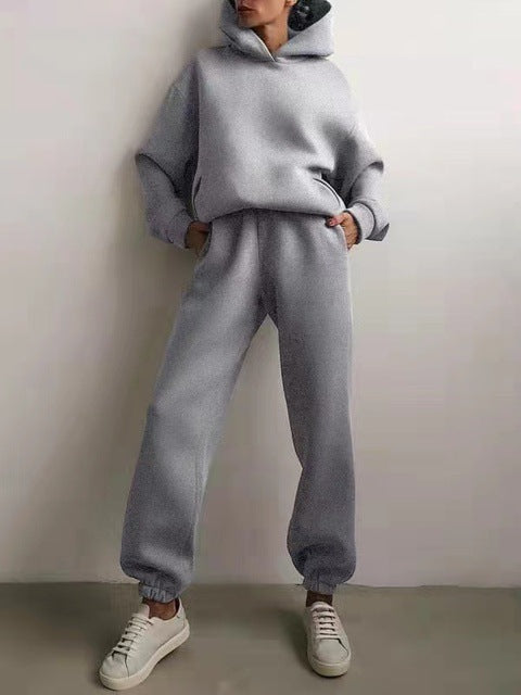 Women's sporty loungewear set with oversized hoodie and comfortable jogger pants Lune London