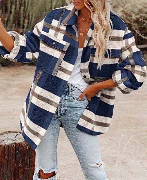 Casual plaid jacket for women with practical pockets and oversized fit Lune London
