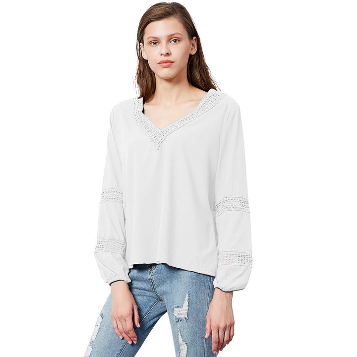 Light blouse for women with V-neck and lace Lune London