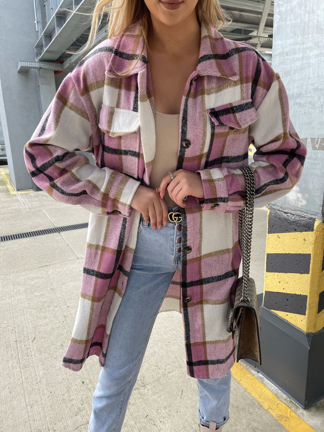 Women's flannel shirt with plaid pattern and breast pocket Lune London