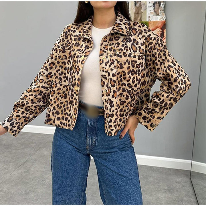 Trendy women's jacket in leopard design Lune London