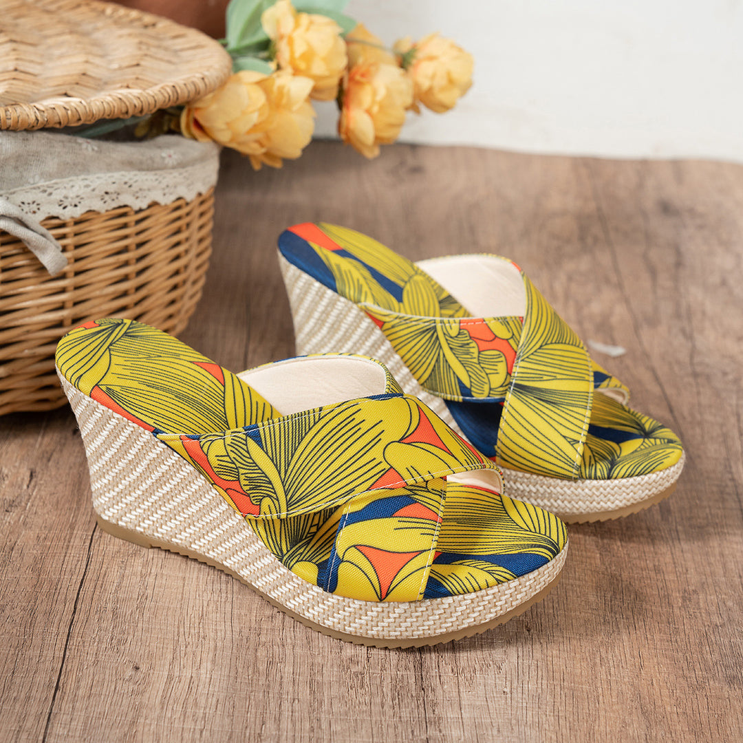 Wedge sandals for women with a floral design and a non-slip sole Lune London