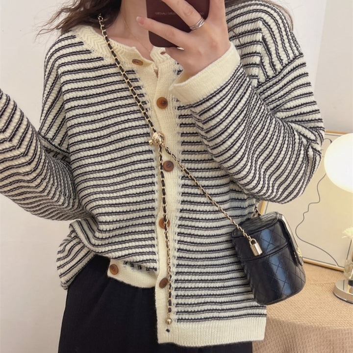 Casual knit jacket for women with modern stripes Lune London