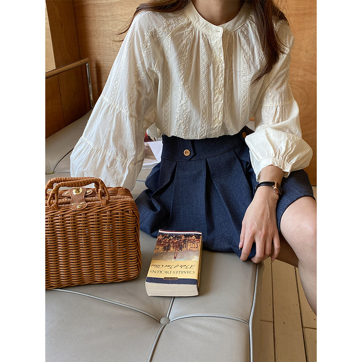 Ladies blouse with puff sleeves and fine embroidery design Chic & Stil