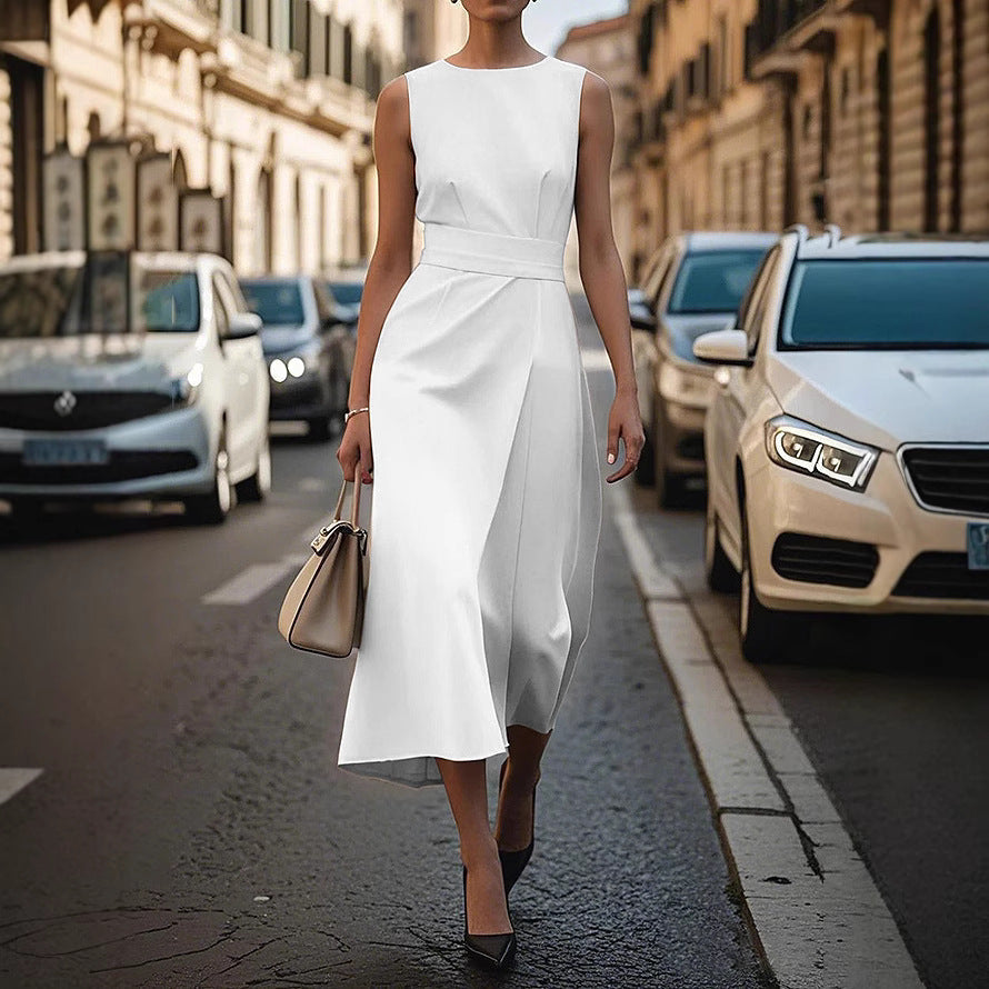 Women Elegant and Flowing Maxi Dress with Waist Belt Lune London