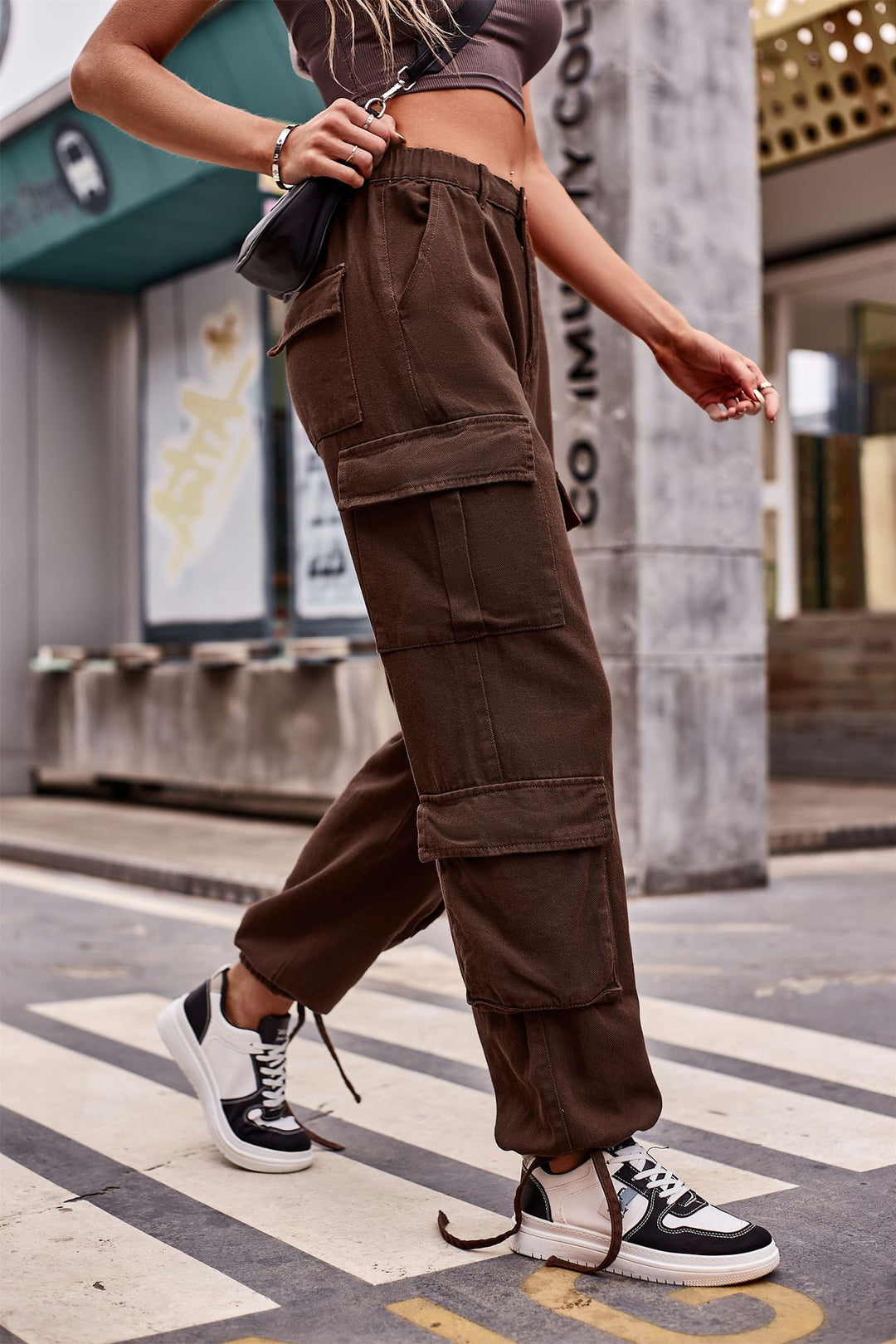 Women's cargo pants with an innovative cut and practical pockets Lune London