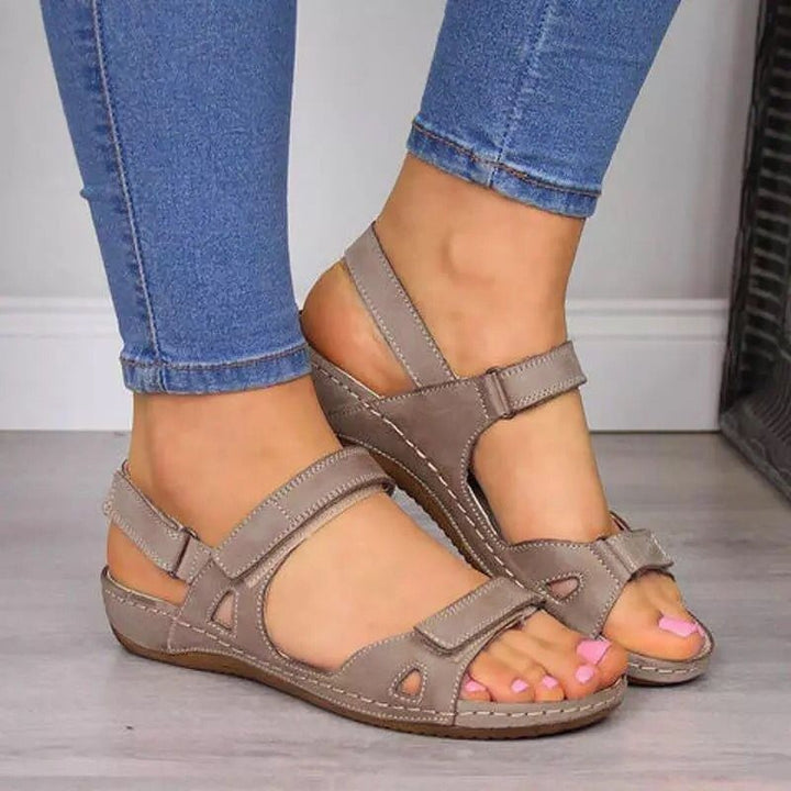 Comfortable strap sandals for ladies with ergonomic sole Lune London