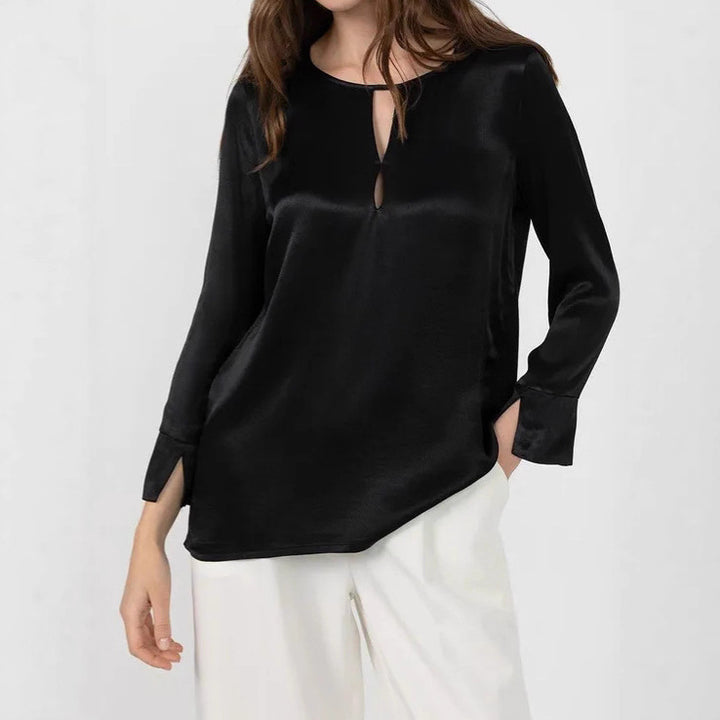 Ladies Elegant blouse with an innovative opening design and a cozy material Lune London