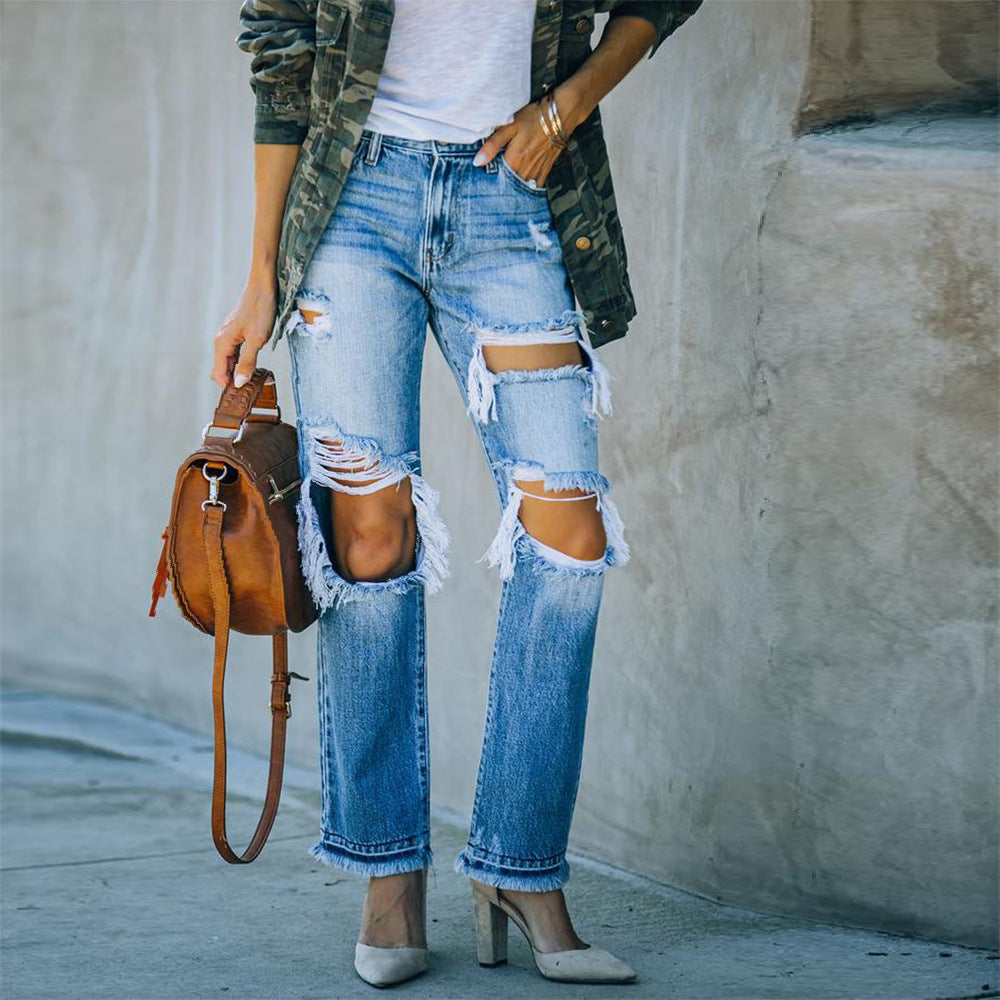 Distressed jeans for women in relaxed boyfriend fit with frayed details Lune London