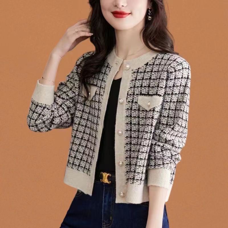 Cardigan classique pour femmes avec motif à carreaux tendance Chic & Stil