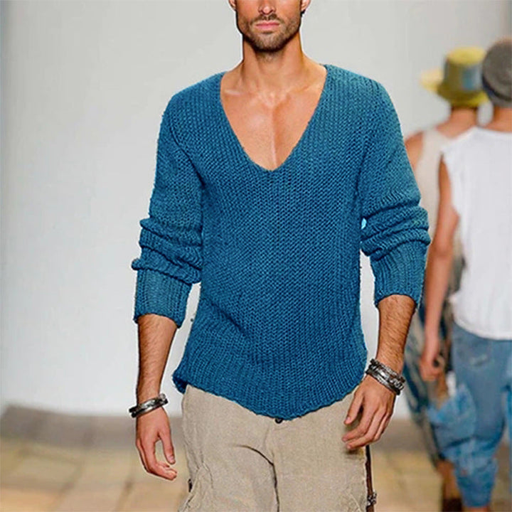 Lune London | Men's casual knit sweater with deep V-neck and comfortable fit