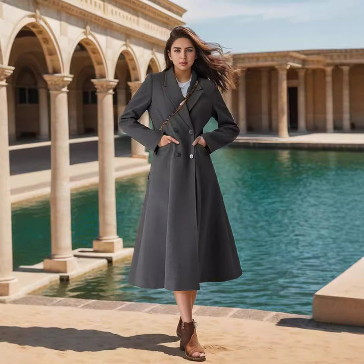 Elegant winter coat, fitted for ladies with double-breasted fastening and practical pockets Lune London