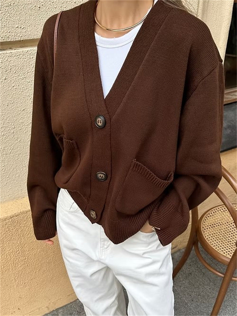 Ladies casual knitted cardigan with large pockets and button closure Lune London