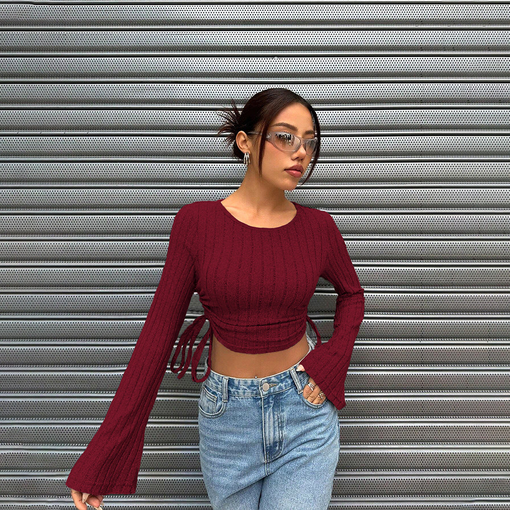 Short long sleeve top for women with a nice ribbed knit and a tie detail Chic & Stil