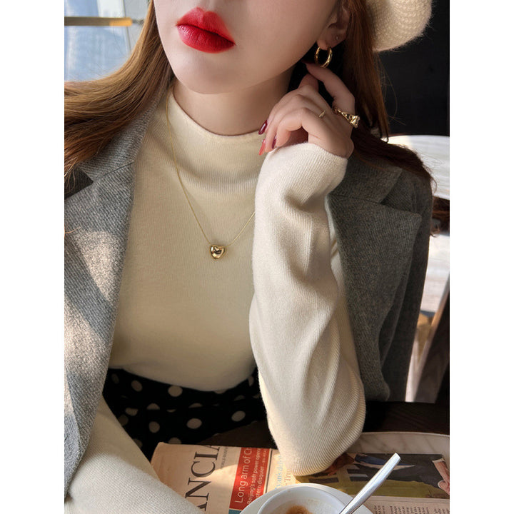 Pull-over tricoté pour femmes avec col montant et matériau doux Chic & Stil