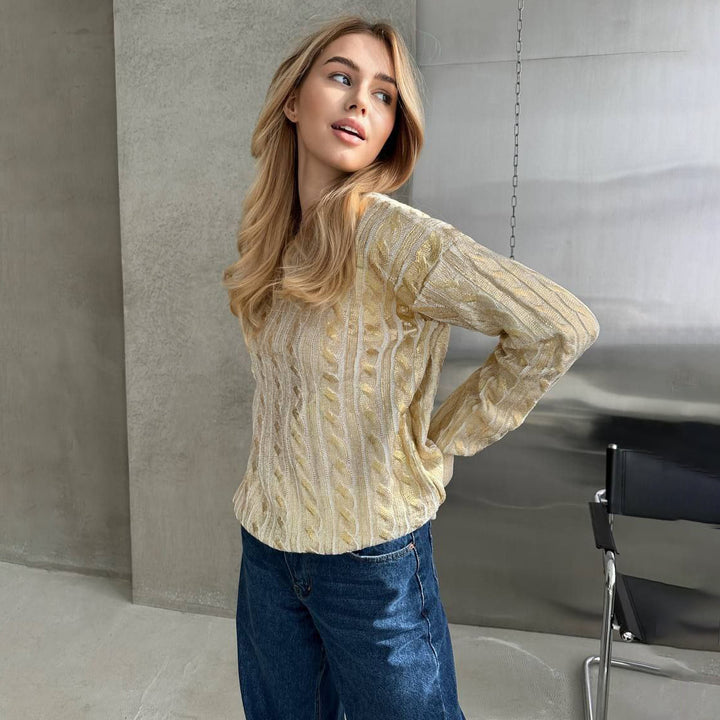 Chunky knit sweater for women with detailed braid pattern and oversized cut Lune London
