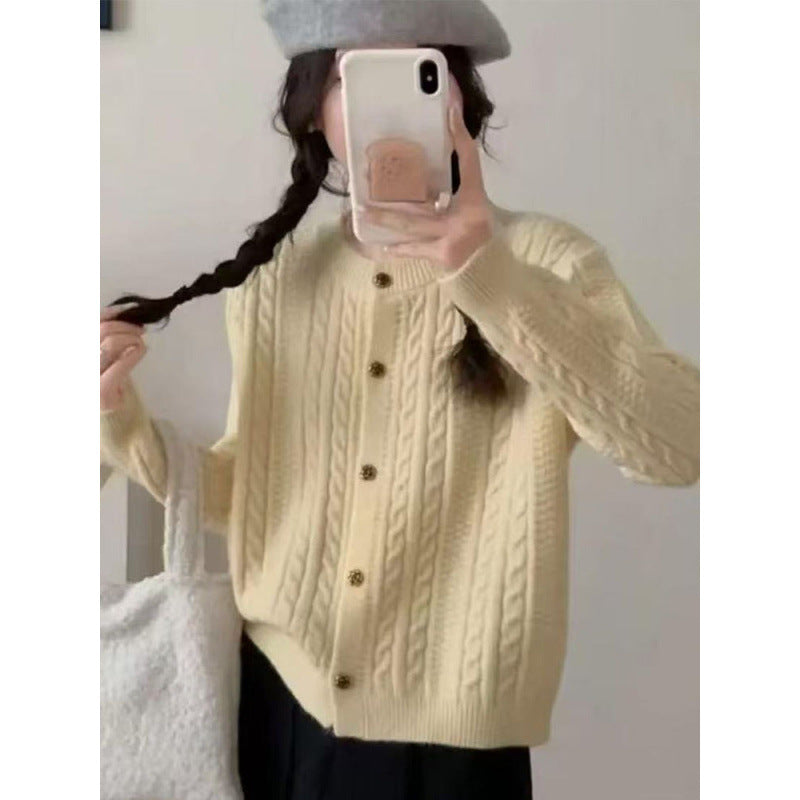 Cardigan élégant pour femmes avec motif en jambes et boutons décoratifs Chic & Stil