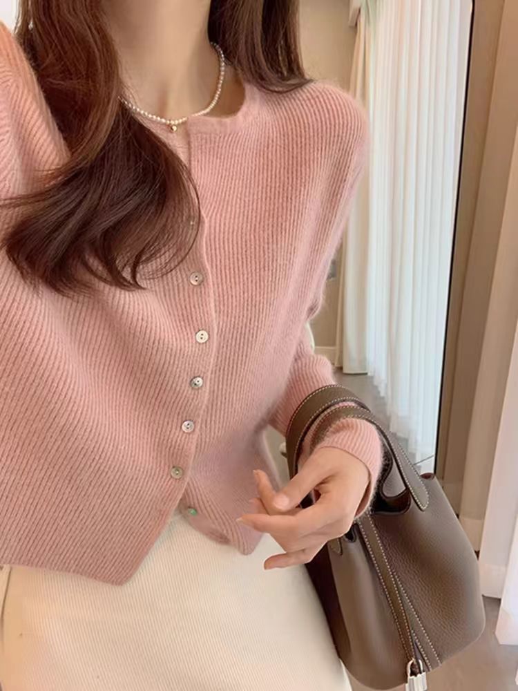 Femmes cardigan doux et confortable avec détails de boutons Chic & Stil