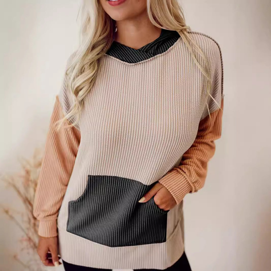 Casual hoodie for women with a structured design and practical pockets Lune London