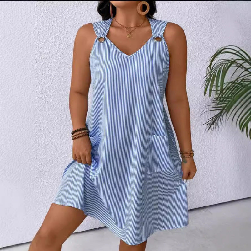 Casual dress for women with V-neck and practical pockets Lune London