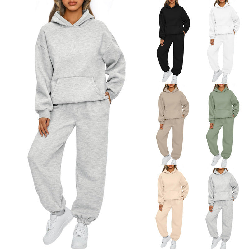 Women's Comfortable Hoodie Suit Made of Soft Sweat Fabric Chic & Stil