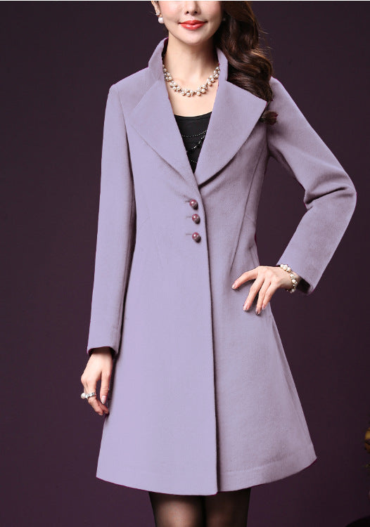 Classic wool coat for women, fitted with an elegant lapel Lune London