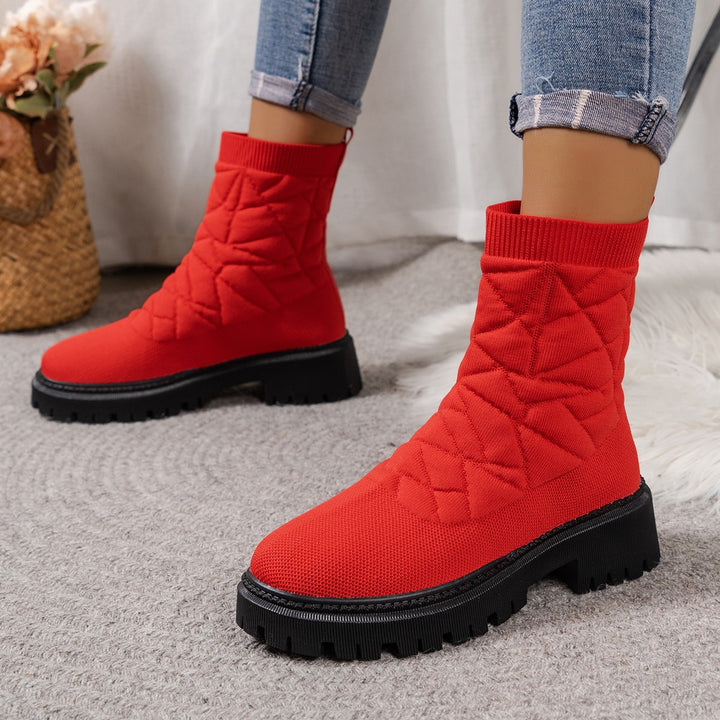 Trendy women’s boots with textured upper and slip-resistant molded sole Lune London