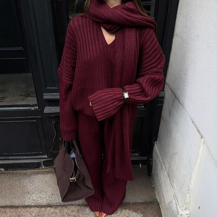 Women's knit set with a loose fit and elegant ribbed details Lune London