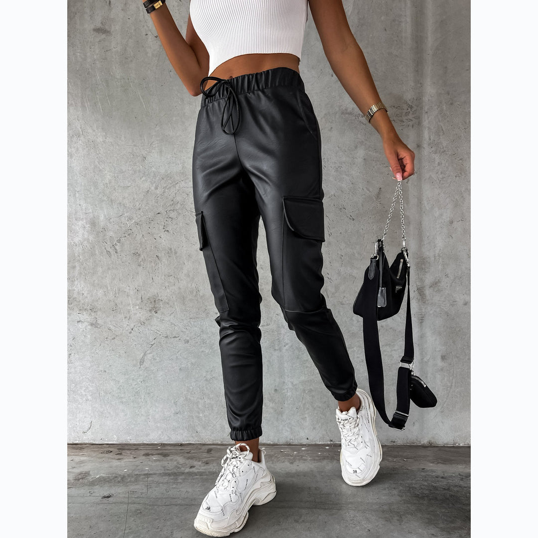 Women's cargo pants with flexible waistband and side pockets Lune London