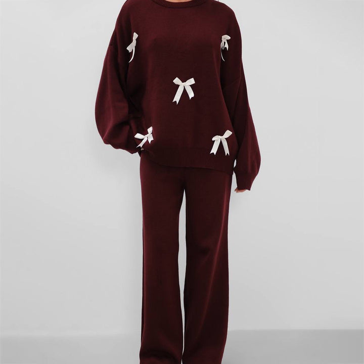 Comfortable knit outfit for women with high-quality applications Lune London